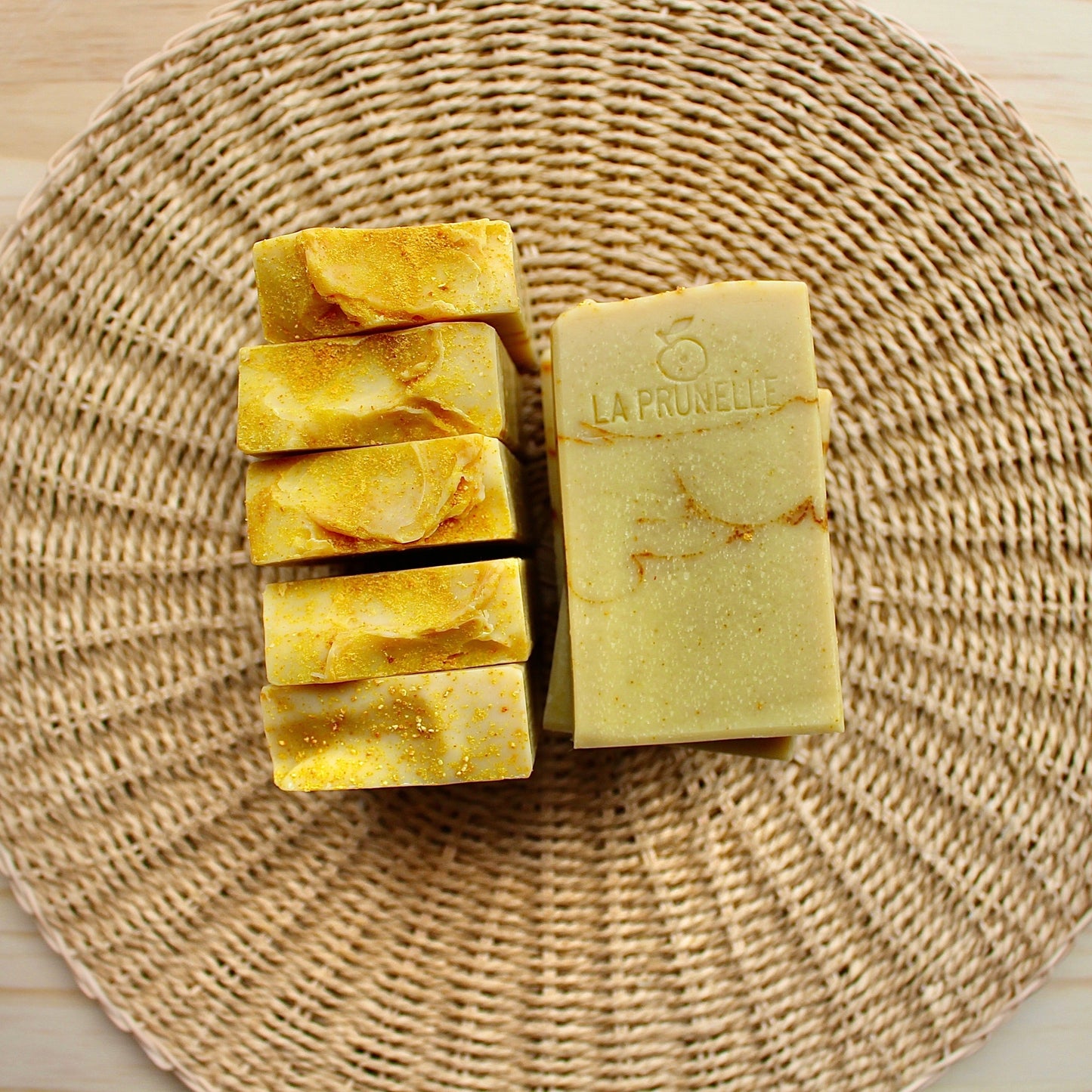 HAPPY ARTISAN SOAP BAR